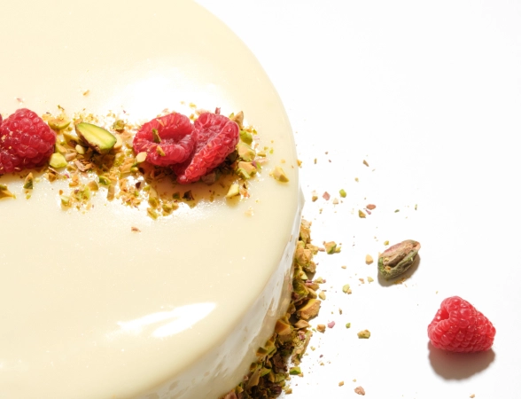 entremet vanille-framboise-pistache